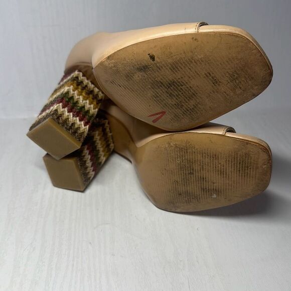 Katy Perry The Catie Chunky Block Heels Open Peep Toe Nude Size 6.5 - Picture 8 of 9